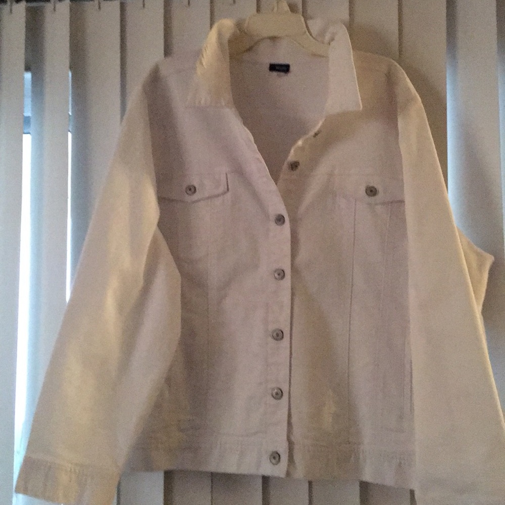 Wonderful 3X white jean jacket